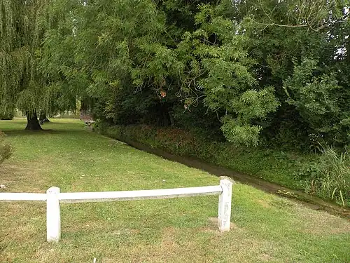 Le Ru du Mesnil.
