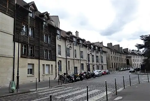 Rue Berbier-du-Mets.