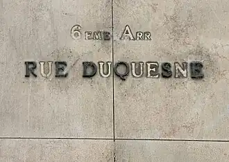 Voir la plaque.