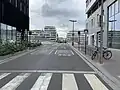 Pont de la rue Mère-Teresa au-dessus des lignes SNCF, vers la rue Mstislav-Rostropovitch.