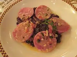 Saucisson lyonnais aux lentilles.
