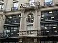 No&nbsp;105 : détails de la façade.