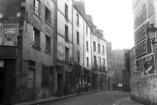 La rue en 1913.