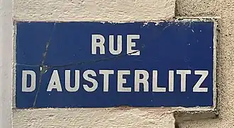Voir la plaque.