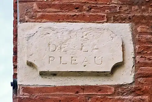 Pierre de rue.