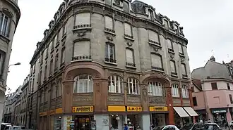 immeuble aux n°7-9 à l'image st-Pierre-le-Vieil de Abel Robert,