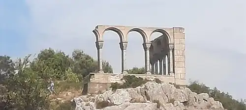 Fausse ruine.