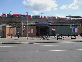 Image illustrative de l’article Ruislip Gardens (métro de Londres)