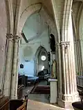 Chapelle sud, vue vers le nord à travers la nef.