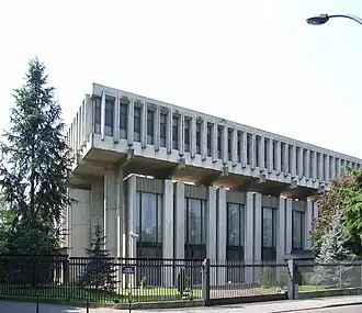Ambassade à Paris.