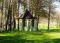 Petite gloriette dans le parc.