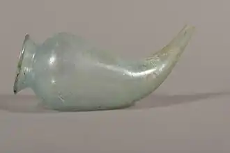 Rhyton en verre(musée Calvet, Avignon).