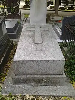 Sépulture DUBOIS-DESCOURS de la MAISONFORT. Concession perpétuelle no&nbsp;224 P de 1848 (division 5 - ligne 3 - tombe 1 - Avenue Cordier).