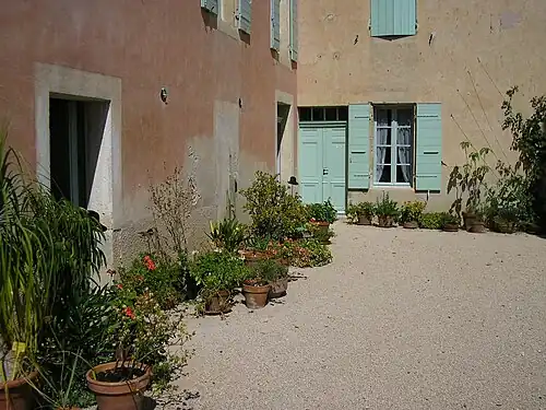 Façade de l'Harmas.