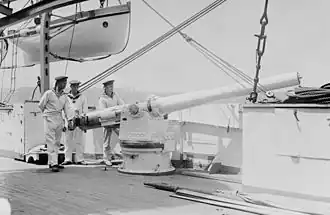Canon de 10,5&nbsp;cm sur le SMS Bremen.
