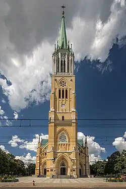 Façade de la cathédrale de Lodz.