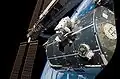 Lors de sa sortie extravéhiculaire, au travail sur le module européen Columbus en 2008.