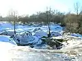 Le ruisseau sous la neige.