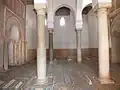 Vue de la chambre du Mihrab. Le mihrab est à gauche.