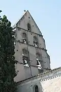 Le clocher-mur de l'église.