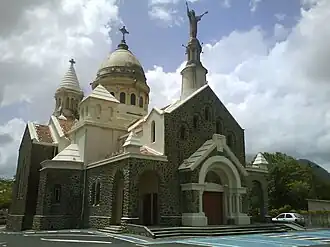 Église de Balata à Fort-de-France : réplique miniature de la basilique du Sacré-Cœur de Montmartre, à Paris.