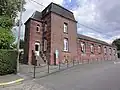 Bâtiment scolaire Là-Haut.