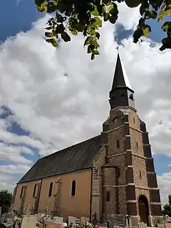 L'église Saint-Aubin.