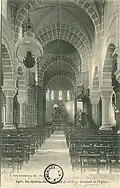 Vue intérieure de la nouvelle église paroissiale au début du XXe&nbsp;siècle (carte postale).