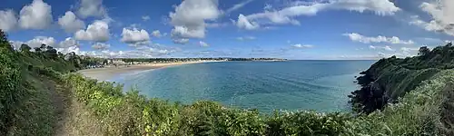 La grande plage vu de la pointe de la Garde