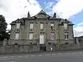 L'ancienne gendarmerie.