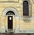 L'entrée latérale.