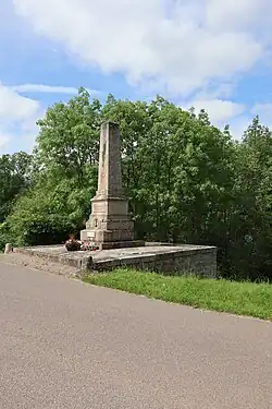 Le monument aux morts.
