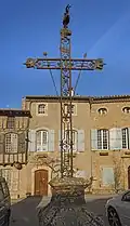 La croix de la halle