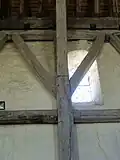 Fenêtre latérale romane.
