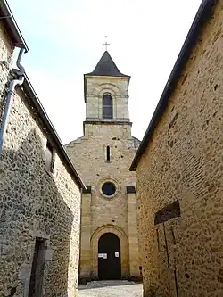 La façade nord de l'église.