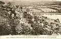 Le paysage de bocage de Saint-Gilles-Vieux-Marché à l'arrière-plan des gorges du Poulancre (carte postale, vers 1920).