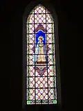Église Saint-Guyomard : vitrail de Notre-Dame du Roncier.