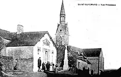 Saint-Guyomard ː l'église et le monument aux morts vers 1925 (carte postale).}
