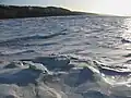 Le fleuve Saint-Laurent gelé au pont de l'île d'Orléans.