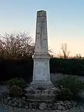 Le monument aux morts, dans le cimetière autour de l'église (jan.&nbsp;2010)