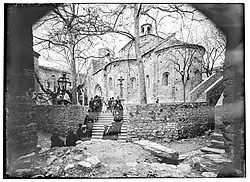 Procession devant l'église (fin XIXe&nbsp;siècle - début XXe&nbsp;siècle).