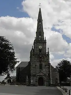 Clocher de l'église paroissiale.