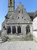 Saint-Nic : ossuaire rattaché à l'église Saint-Nicaise.