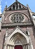 La façade.