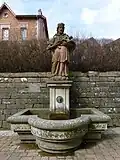 Fontaine à Saint-Quirin.