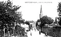 Saint-Séglin : l'arrivée par la route de Pipriac au début du XXe&nbsp;siècle (carte postale).