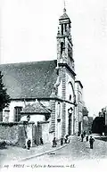 Vue de l’église depuis la place Ronarc'h au début du XXe&nbsp;siècle.