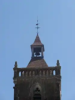 Le haut du clocher.