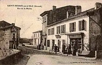 Rue de la mairie.