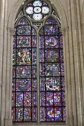 Vitrail d'axe de l'abside : Passion du Christ et la mort de saint Sulpice.
